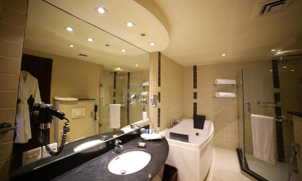 Park Lane Hotel Лахор Экстерьер фото