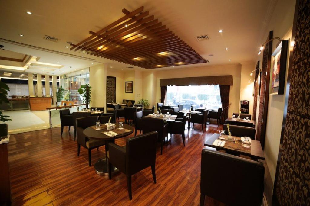 Park Lane Hotel Лахор Экстерьер фото